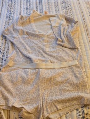 Women's Cream Leopard-Print Knit Loungewear Set